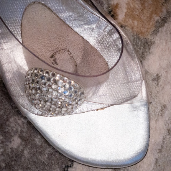 Stuart Weitzman Cinderella's Glass Slippers - Picture 2 of 14